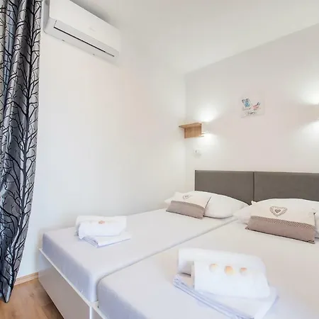 Mediteran Travel Mobile Homes Trogir - Ciovo 2* Arbanija